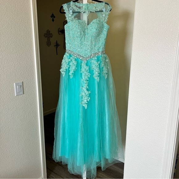 Quinceanera Ball Gown Evening Prom Dress Lace Appliques - Picture 2 of 9